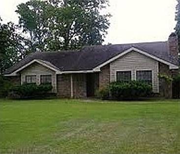 1st image of 927 Live Oak St