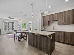 660 SE Shawnee Sq SW #210, Calgary, AB T2Y2E7