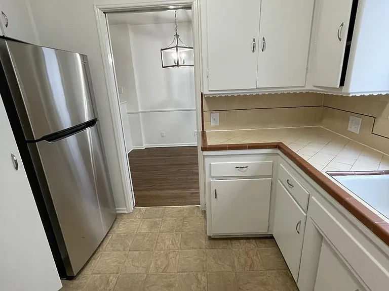 1823 N Normandie Ave #A — Photo 13