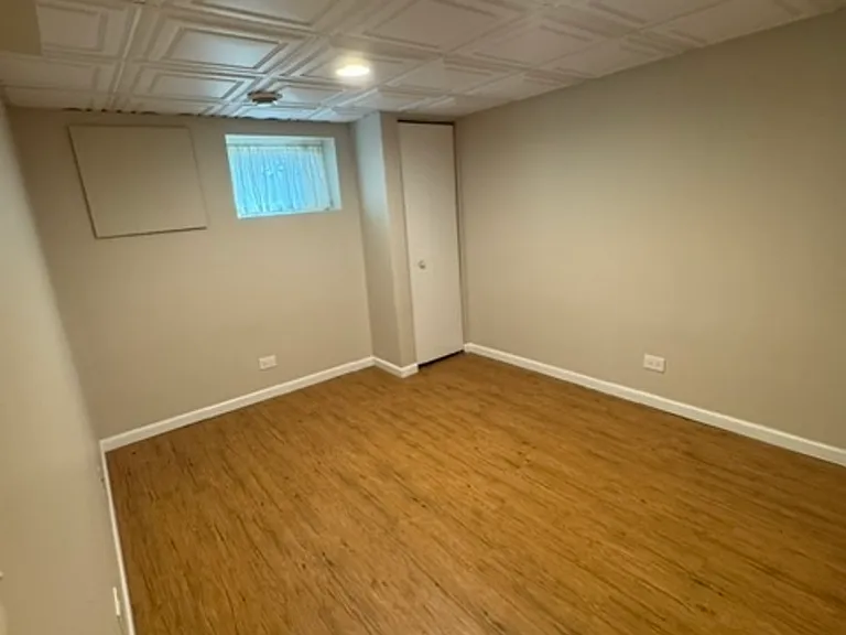255 S Happ Rd — Photo 16