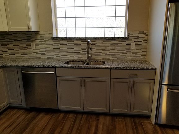 5th image of 401 W Cleveland St #B