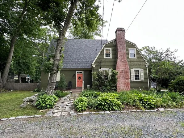 276 Pawtucket Ave, Rumford, RI 02916