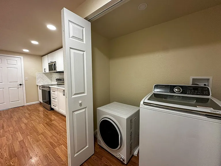 7856 Stonedale Dr — Photo 61