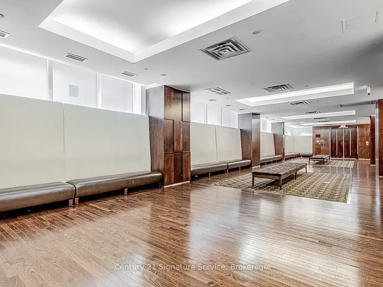 250 Wellington St W #Penthouse 36 — Photo 39