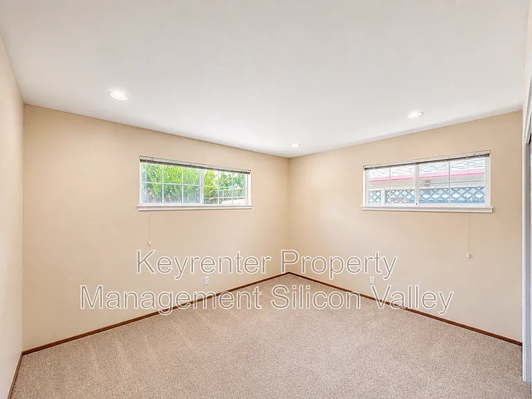 1114 Lynn Way — Photo 11