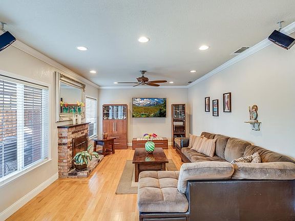 4th image of 2923 Capewood Ln