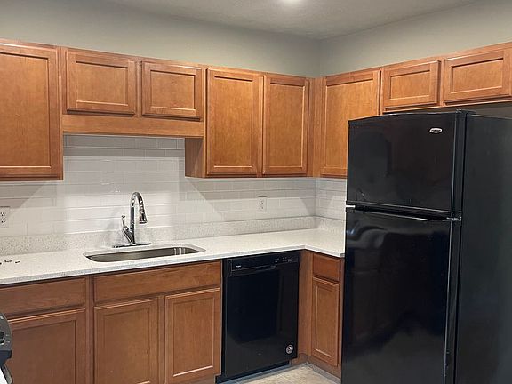 5th image of 565 North Ave #9