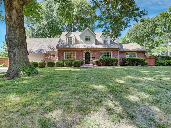 3900 W 53rd St, Roeland Park, KS 66205