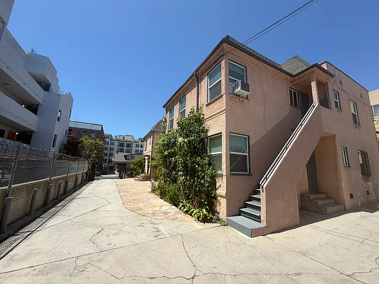 862 S Saint Andrews Pl — Photo 19