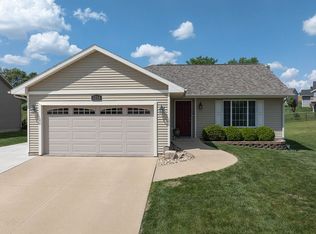 2214 Shady Grove Rd SW, Cedar Rapids, IA 52404