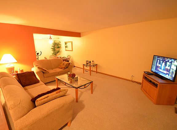 2nd image of 7832 Woodward Ave #7832