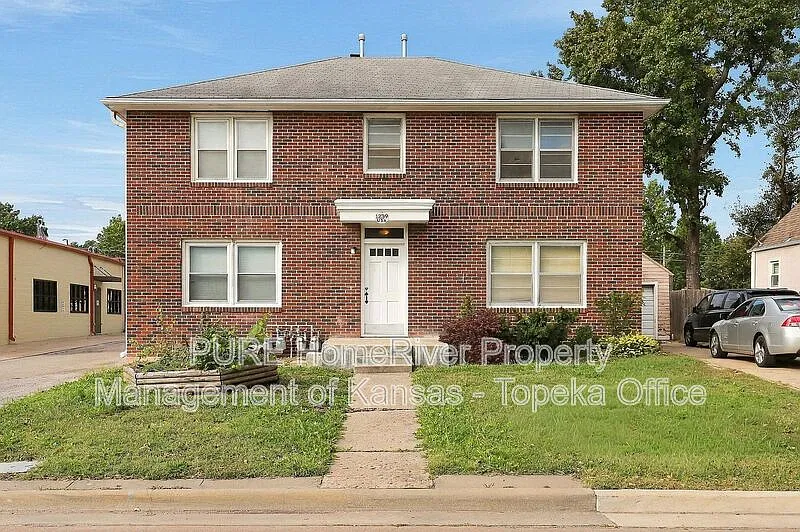 1239 SW Oakley Ave — Photo 1