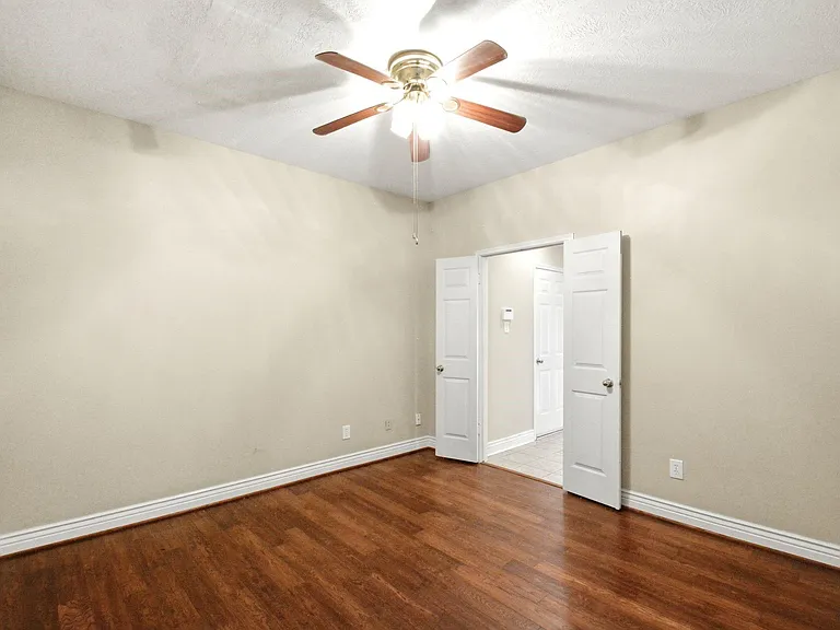 4307 Lakeshore Forest Dr — Photo 26
