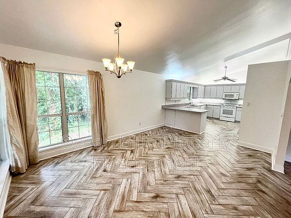 5th image of 35925 Lakeshore Dr