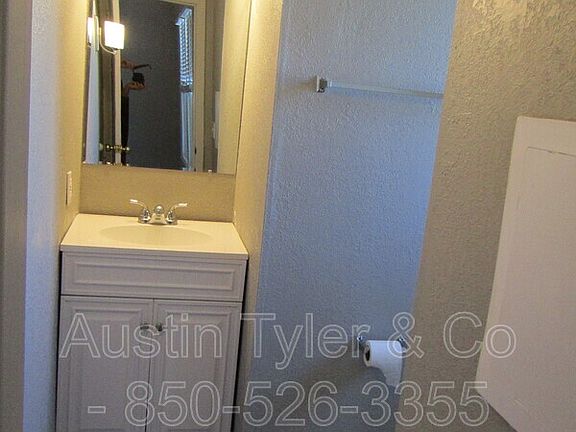 5th image of 2443 Fillmore Dr