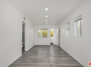 124 S Almont Dr #1, Beverly Hills, CA 90211