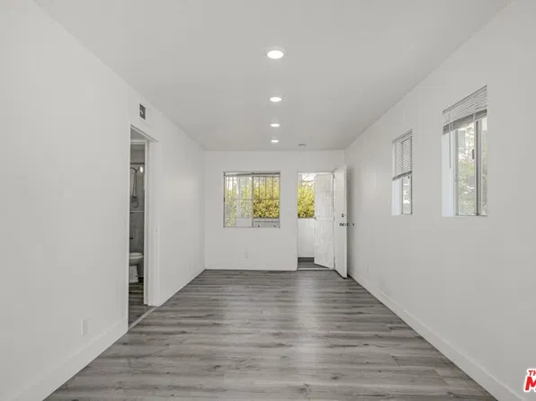 124 S Almont Dr #1, Beverly Hills, CA 90211
