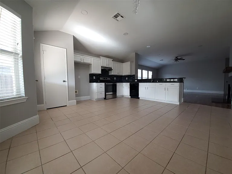 3015 Eastwood Dr — Photo 6
