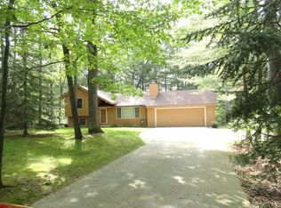 4736 Buxton Ct, Gladwin, MI 48624