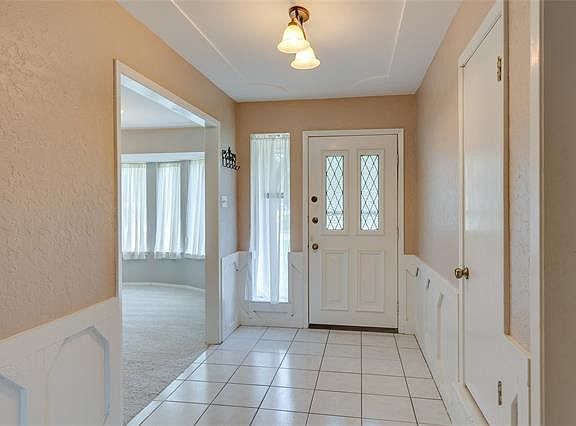 5th image of 6912 Meadow Park Dr S