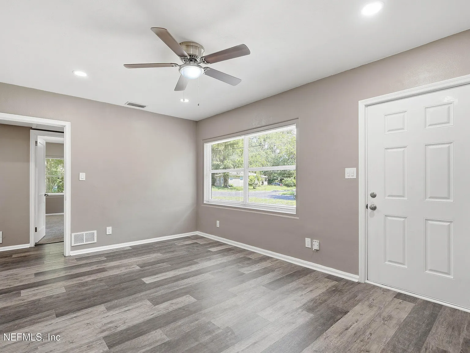 2 bed, 1.0 bath, 852 sqft, $1,350 — Photo 4