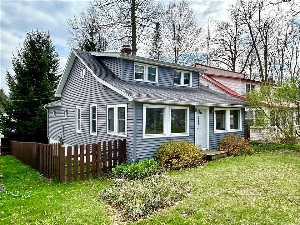 1st image of 36099 Parkwood Ave