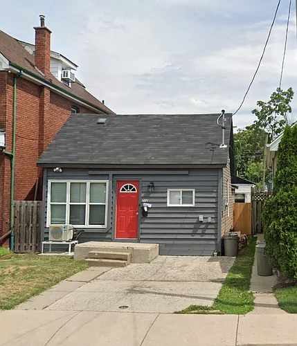 212 Rosslyn Ave N Photo 1 212 Rosslyn Ave N Photo 1