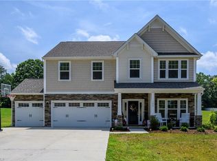 184 Oakcrest Dr, Advance, NC 27006