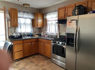 239 State St, Ludlow, MA 01056