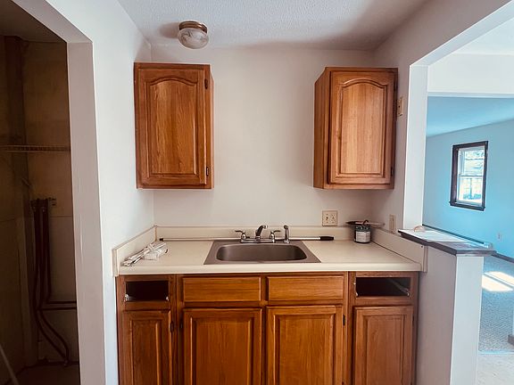 5th image of 3 Stafford St APT 3