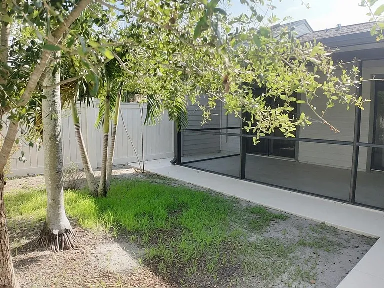 13368 Bedford Mews Ct — Photo 12