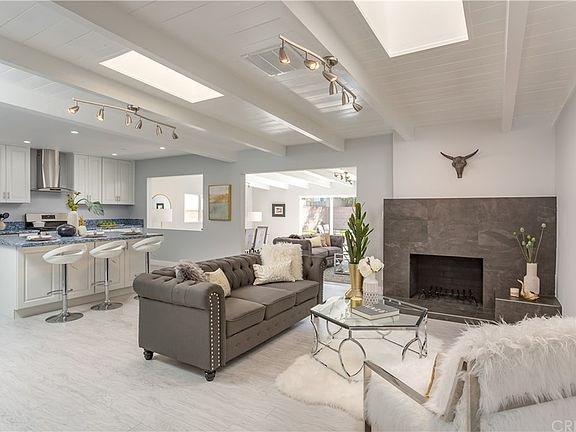 3rd image of 7622 Bluebell Ave