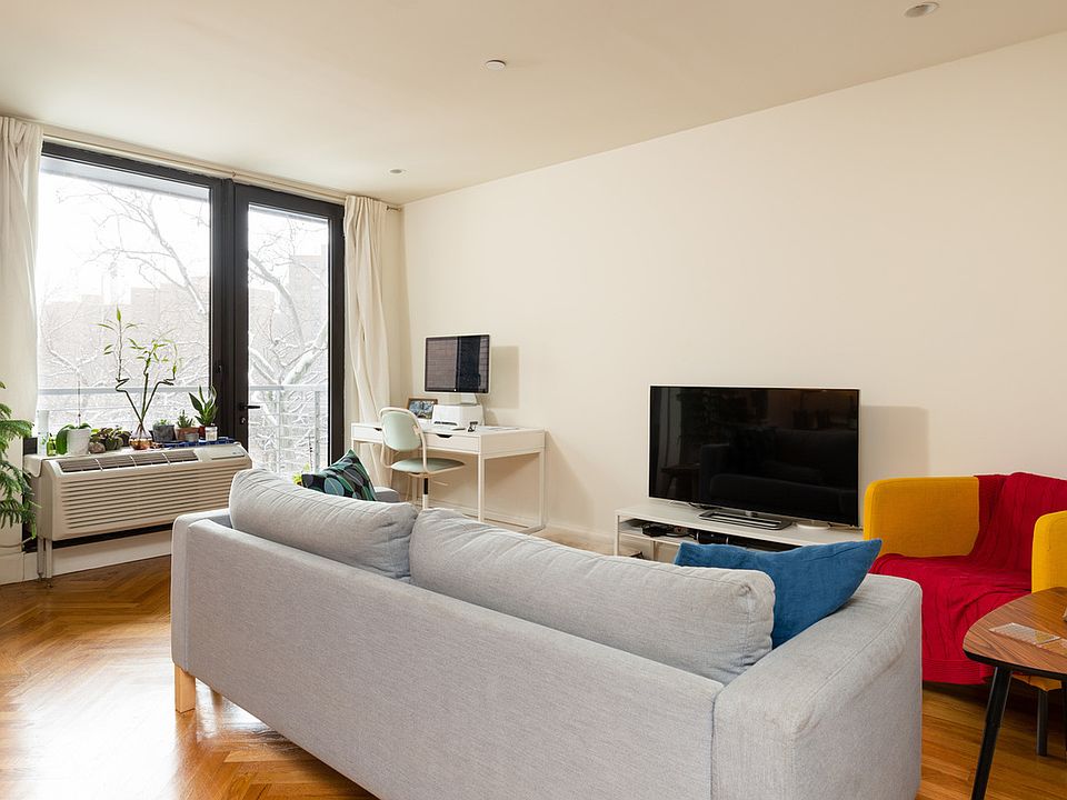 1st image of 1 Duffield St #319A