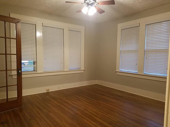 5th image of 219 Westwood Ave