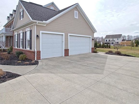 3rd image of 4297 Fox Glen Dr