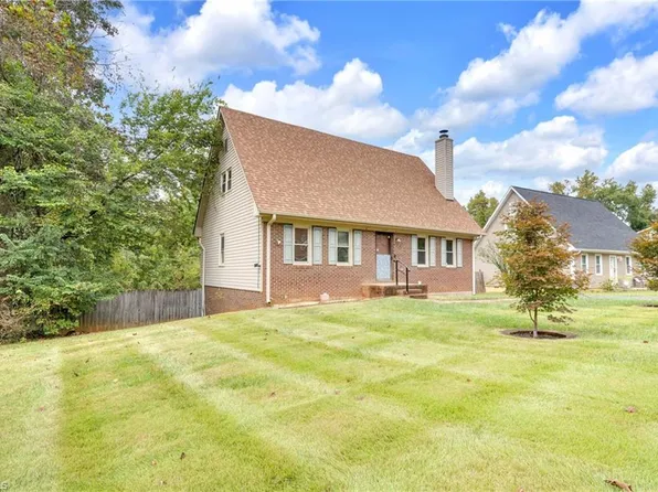 5104 Hutchins St, Winston Salem, NC 27106