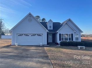 2499 Hawk Ridge Dr, Gastonia, NC 28056