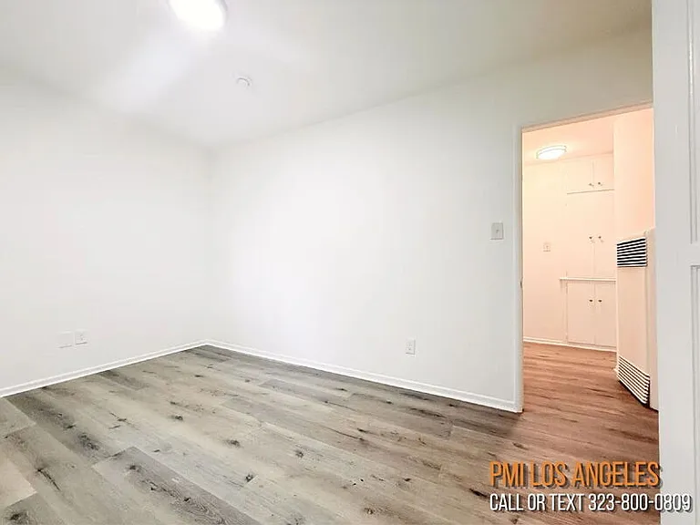10565 Camarillo St — Photo 6