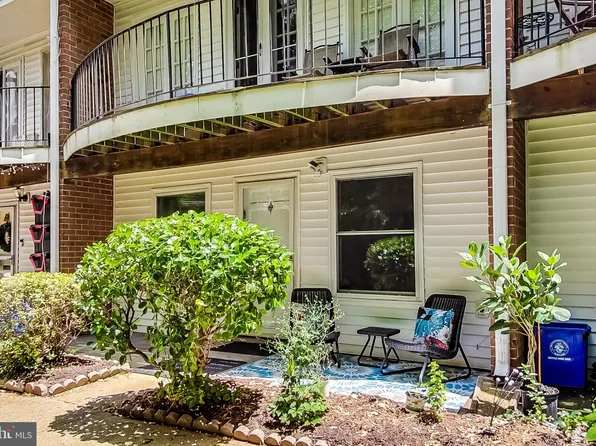 8910 16th St #8910, Silver Spring, MD 20910