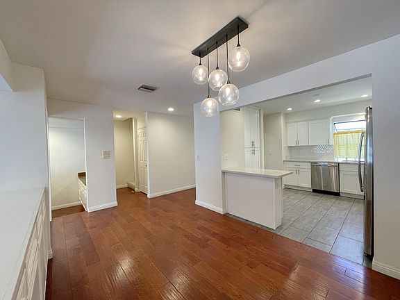 3rd image of 1825 Westholme Ave APT 4