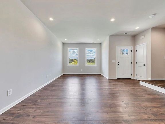 3rd image of 2074 Kyles Way