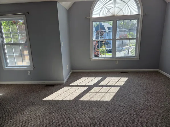 100 Nutting Rd Unit E2, Westford, MA 01886