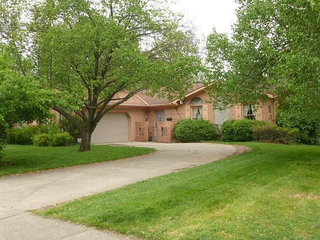 1st image of 813 Exmoor Dr