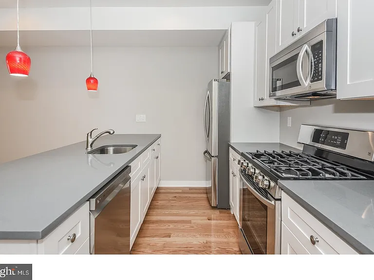 1735 Brandywine St #2 — Photo 6