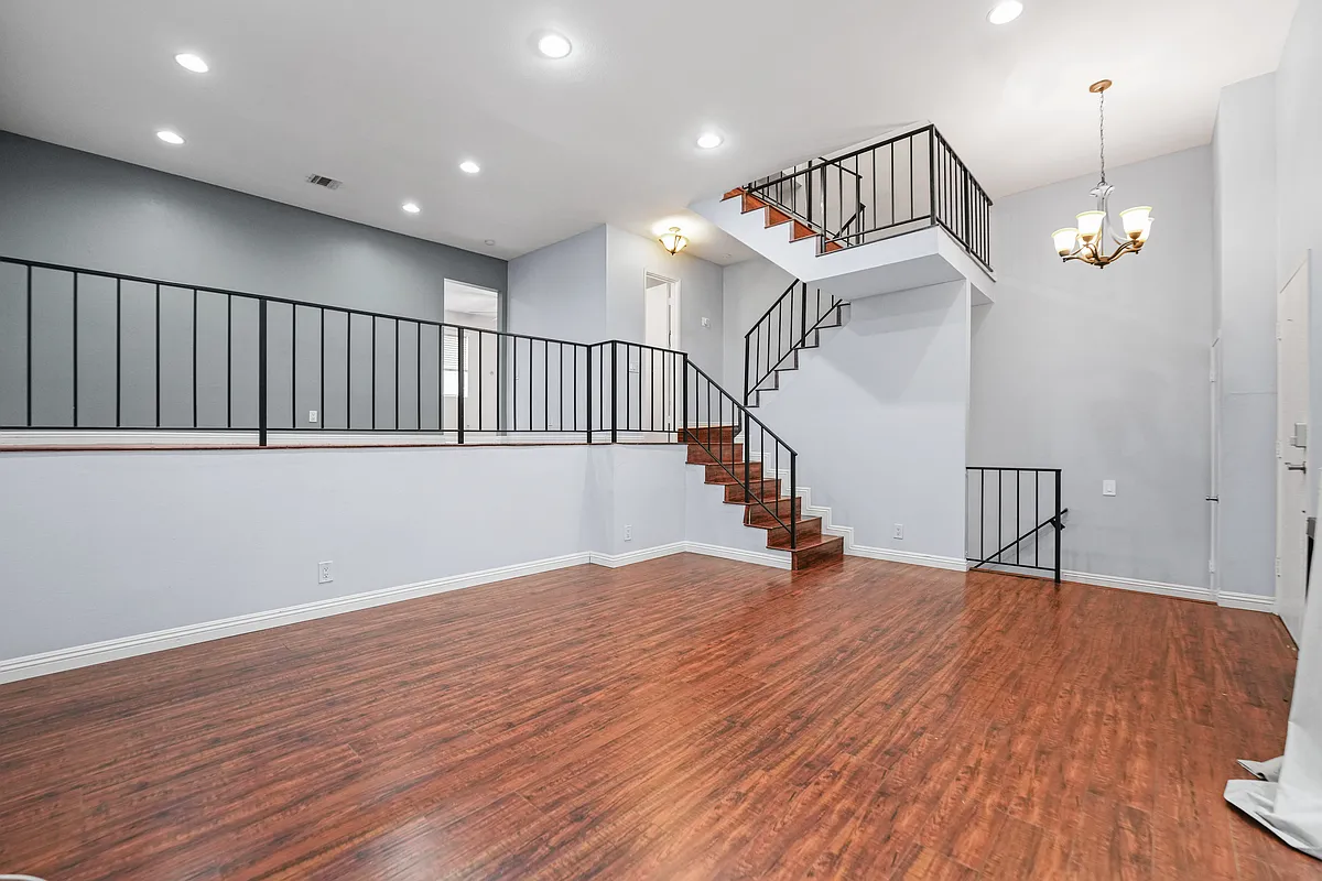 Building Photo - 8283 Willis Ave #11