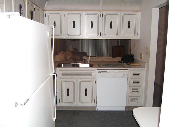5th image of 1005 Knox Mc Rae Dr #D-218