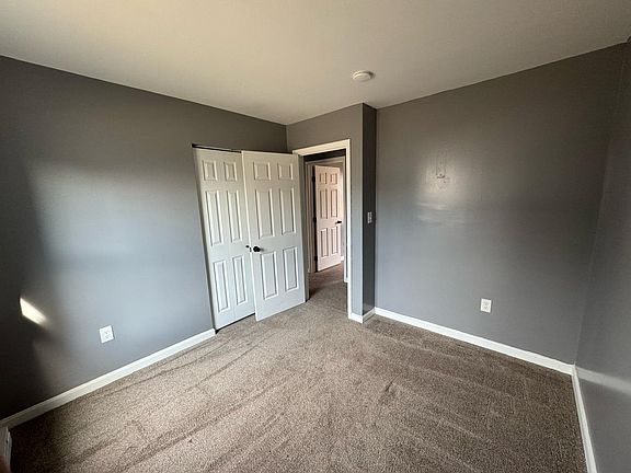 5th image of 215 Cedar St