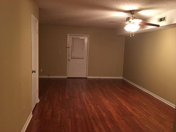 2nd image of 205 Marinawoods Dr SE APT 3