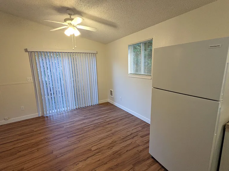 West Slope Apartments — Photo 42