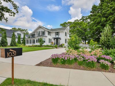1031 E Bauer Rd, Naperville, IL, 60563